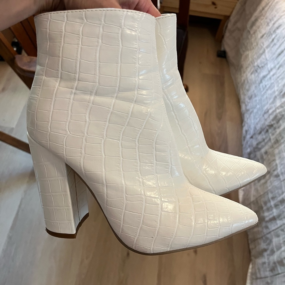 Elegant White Croc-Embossed Ankle Boots